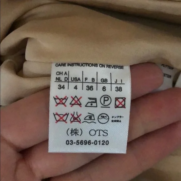 MaxMara leather jacket w/ruffle collar. Never worn - Picture 4 of 6